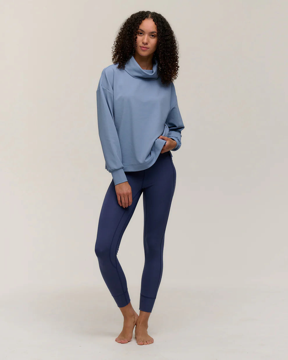 Dormie Flag Zero Restriction Sam Cowl Pullover
